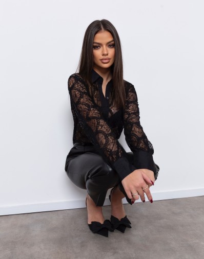 Koronkowa koszula z cekinowymi detalami