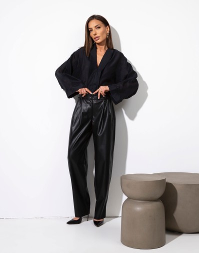 Spodnie ze zwężaną nogawką czarne