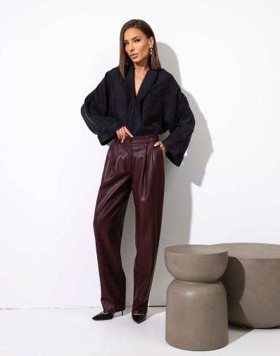 Spodnie ze zwężaną nogawką burgund